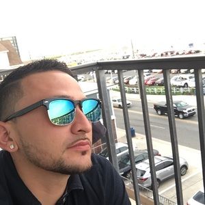 Meet your Posher, Luis